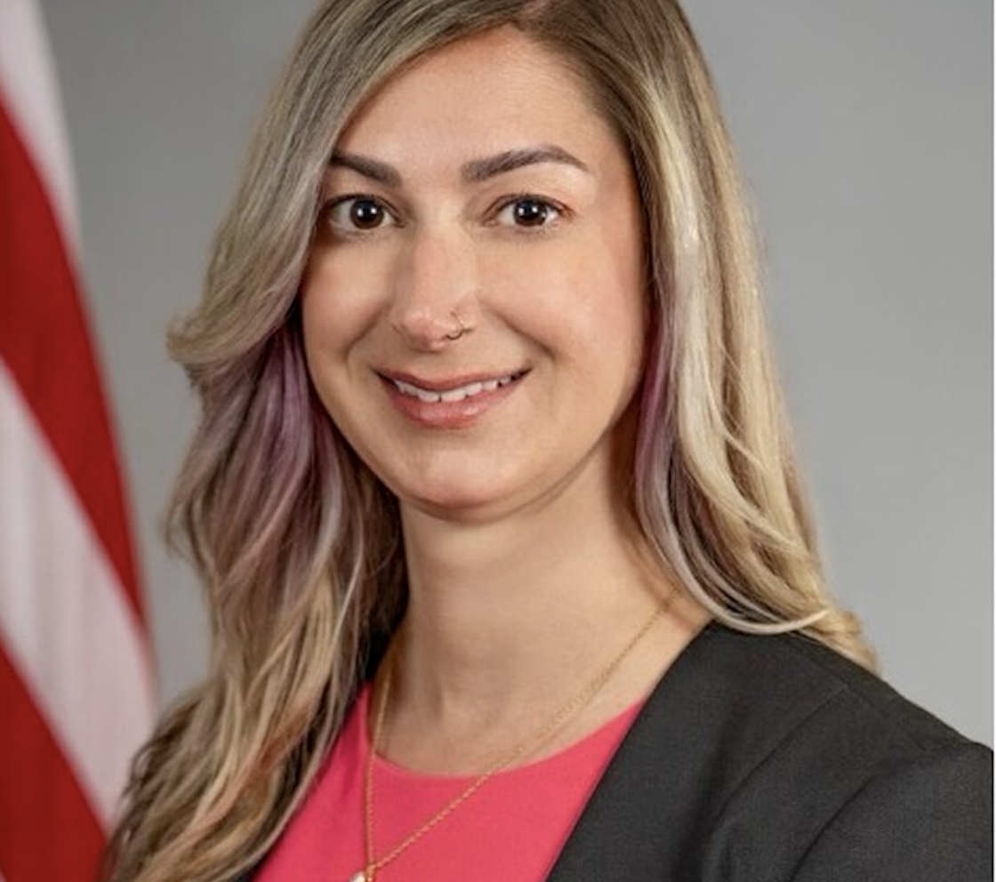 Kezia Dinelt